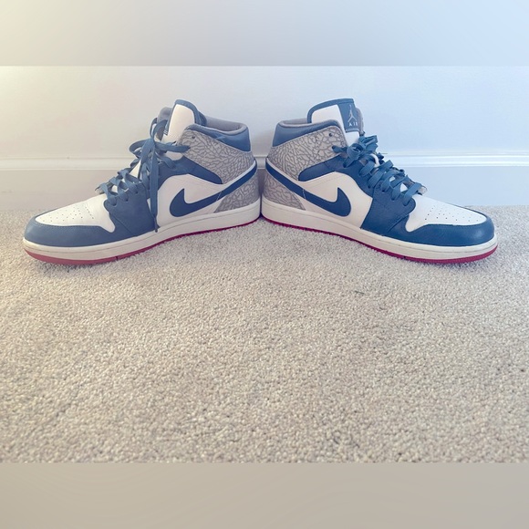Air Jordan 1 Retro Mid True Blue size 10.5 🔴🔵⚪️ - Picture 2 of 7